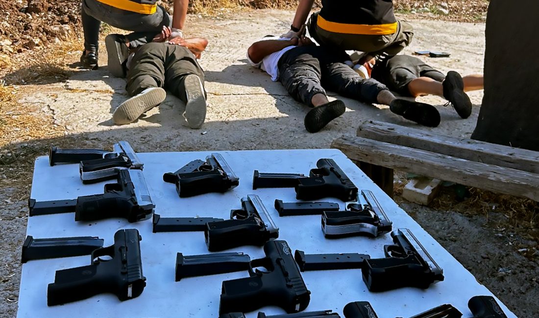 Adana’da deterjan paketine saklanmış 13 ruhsatsız tabancayla yakalanan Cengizhan E.