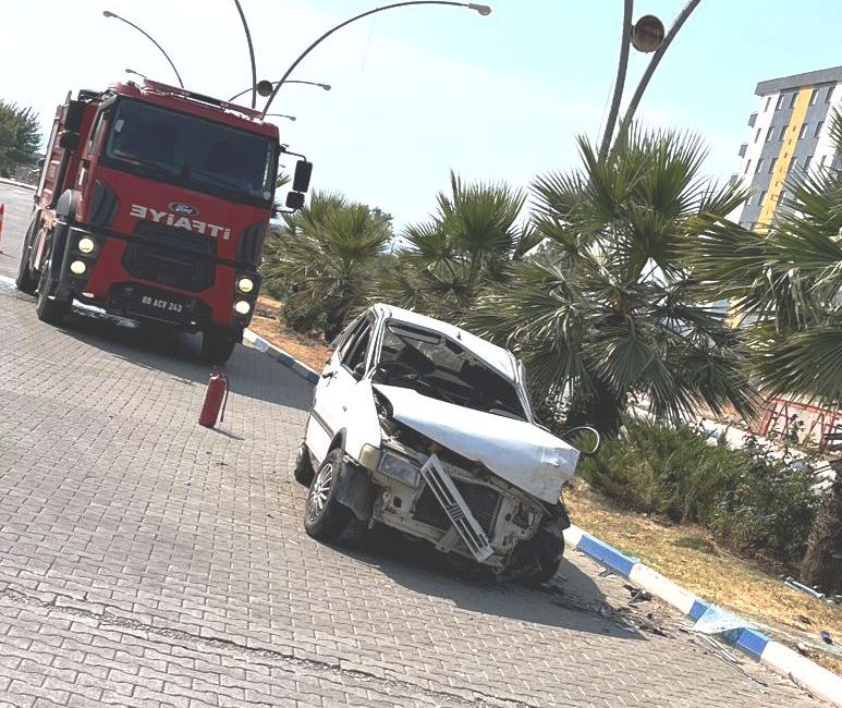 Düziçi İrfanlı Mahallesinde Meydana Gelen Trafik Kazasında Araçta Bulunan 4