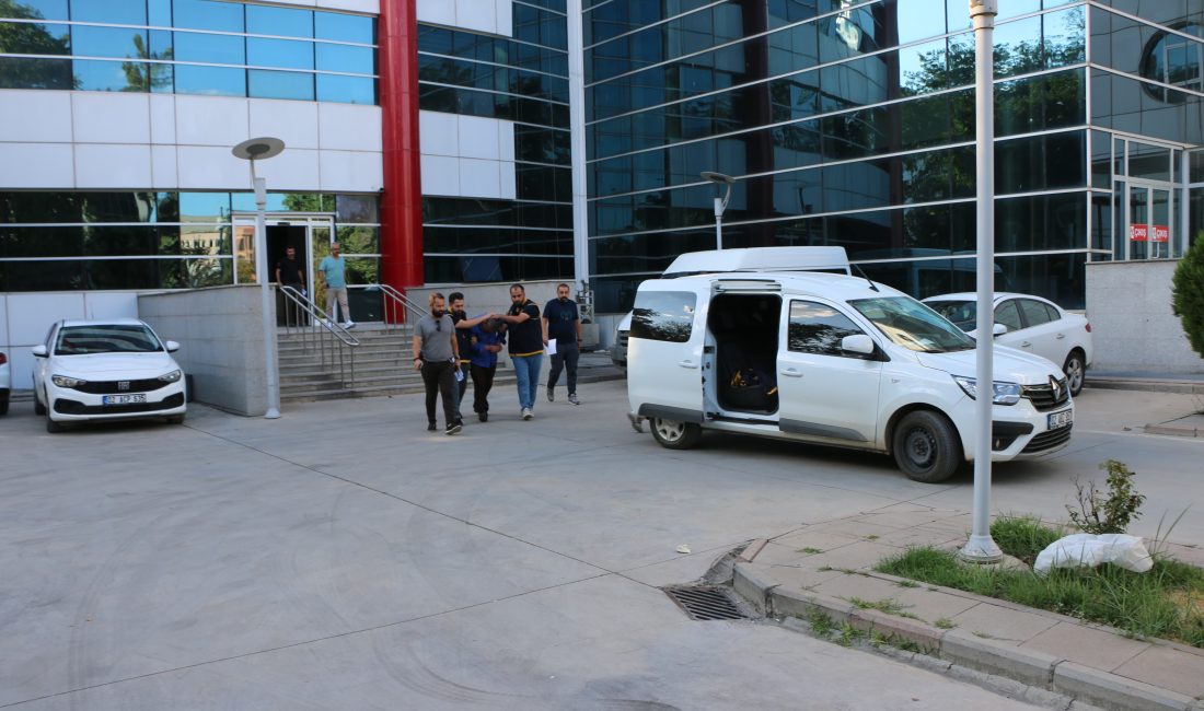 Adıyaman’da, eşini boğarak öldürdükten sonra cesedini torbaya koyup bahçeye atan