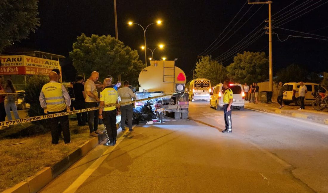 İslahiye ilçesinde meydana gelen trafik kazasında, su tankerine çarpan motosiklet