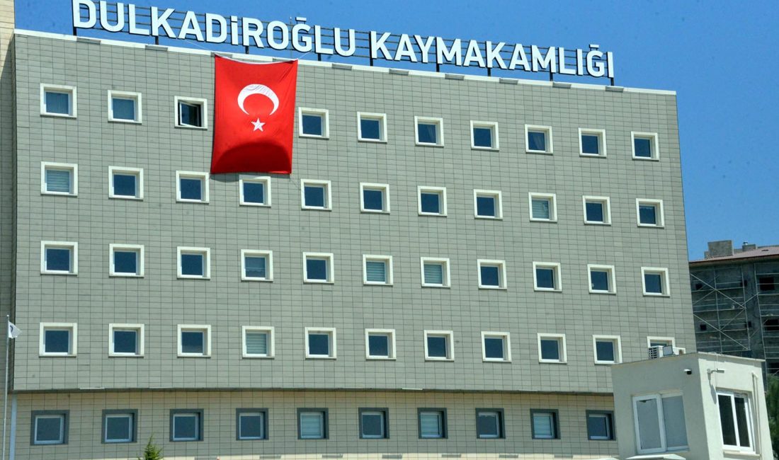 Kahramanmaraş’ta yürütülen deprem soruşturması kapsamında Dulkadiroğlu Belediyesi’nde görevli 3 kişi