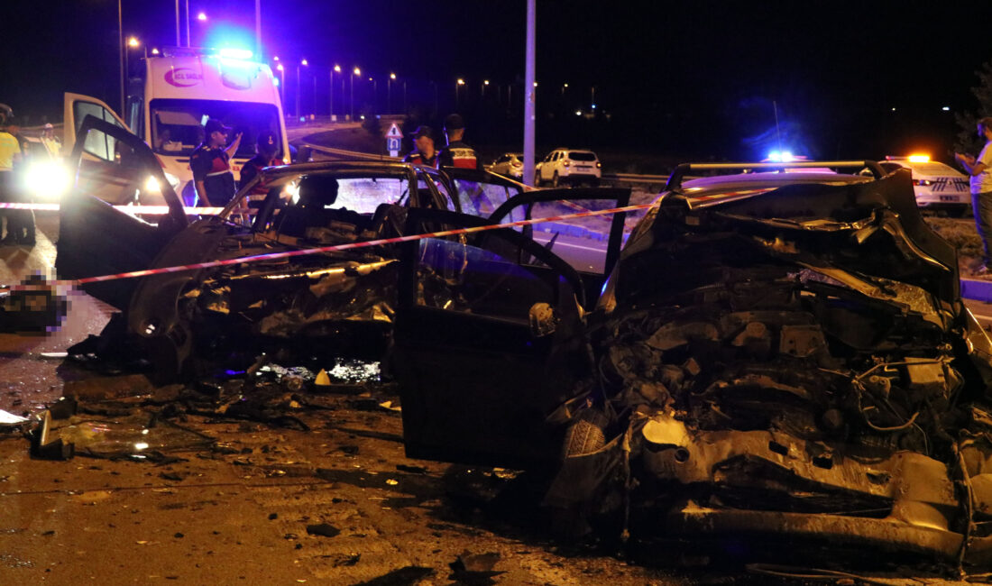 Kayseri-Ankara karayolunda meydana gelen trafik kazasında bir anne ve bir