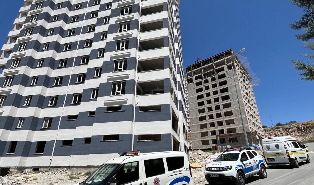 Kayseri’de, bir inşaat işçisi 15 katlı bir binanın ikinci katından