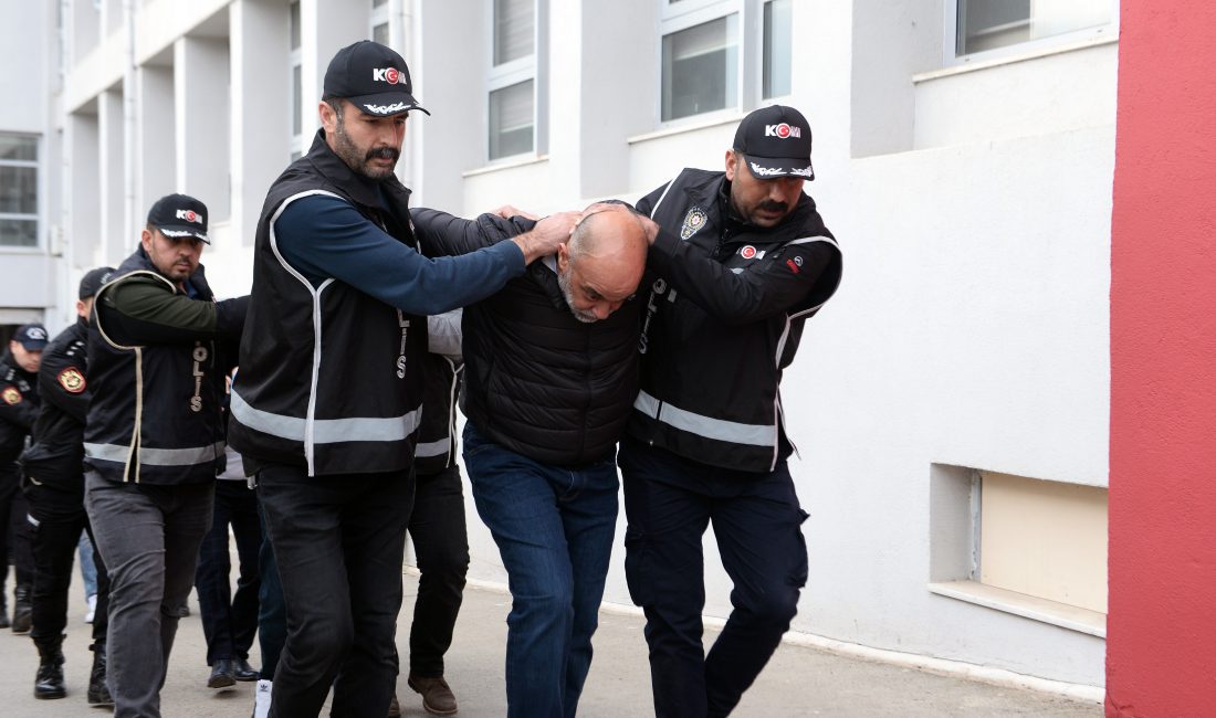 Adana merkezli 4 il ve Kuzey Kıbrıs Türk Cumhuriyeti’nde ‘Deveciler’