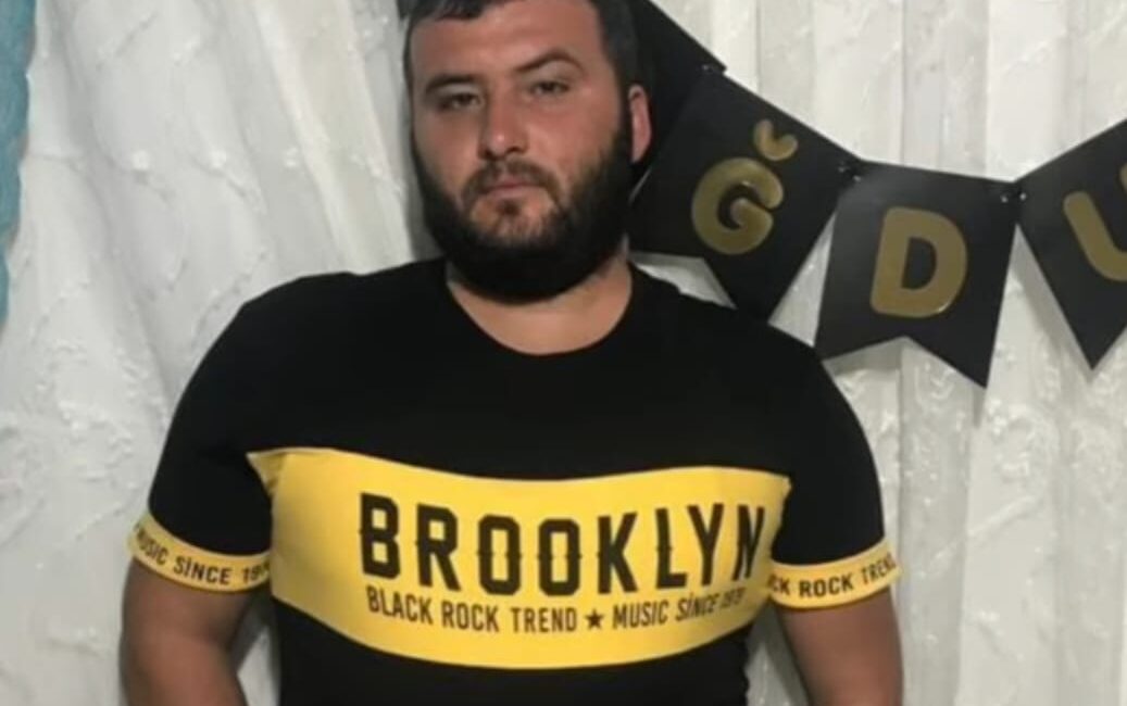 Adana’nın Kozan ilçesinde otomobil ile motosikletin çarpışması sonucu yaralanan Emre