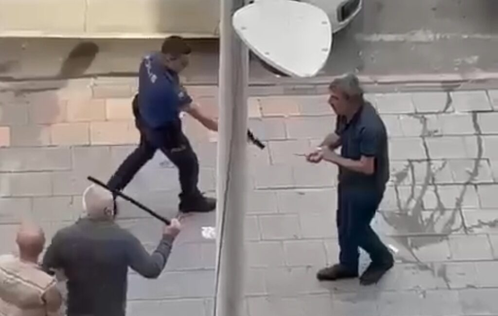 Adana’da, “Ne bakıyorsun?” sözlerinin ardından çıkan kavgada kardeşler hakkında dava