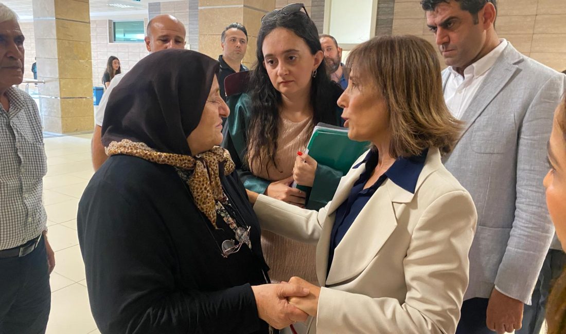 Adana’da Cem Suna adlı şahıs, eşi ve oğlunu bıçaklayarak öldürmek