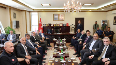 İçişleri Bakan Yardımcısı Münir Karaloğlu, Afşin İlçesi’nde çeşitli ziyaretlerde bulunarak