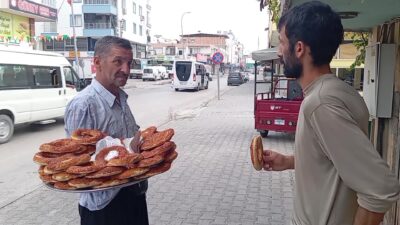 Kadirli’de yıllardır simit satan Nebi Gönen, alım gücünün düşmesi ve