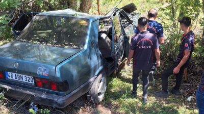Kahramanmaraş’ta sürücüsü kontrolünü kaybettiği otomobil ile ağaca çarpması sonucu 3