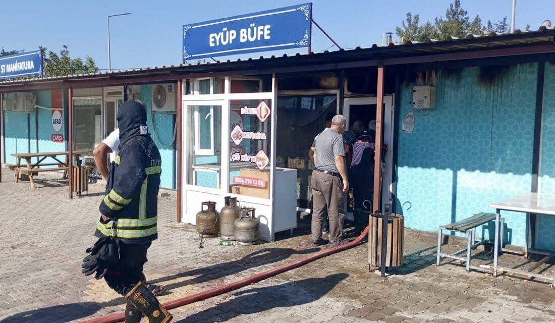 Kahramanmaraş’ın Türkoğlu ilçesinde konteyner iş yerinde çıkan yangın maddi hasara