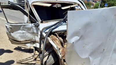 Kahramanmaraş’ın Göksun ilçesinde iki otomobilin çarpışması sonucu yaşanan trafik kazasında