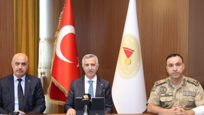 Kahramanmaraş Valisi Mükerrem Ünlüer başkanlığında, İl Jandarma Komutanı Tuğgeneral Gökhan