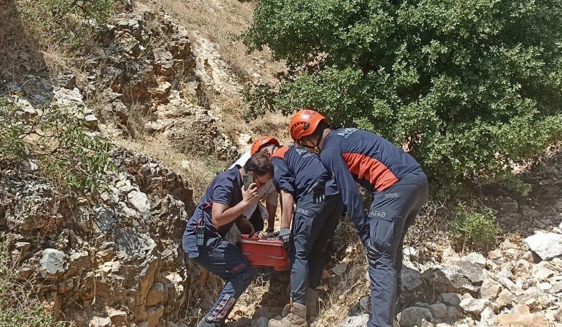 Kahramanmaraş’ta sürücüsü kontrolünü kaybettiği motosikletiyle şarampole uçması sonucu 2 kişi