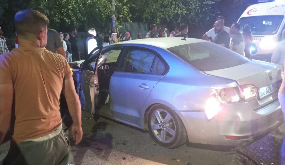 Kahramanmaraş’ın Türkoğlu ilçesinde iki otomobilin çarpışması sonucu yaşanan trafik kazasında