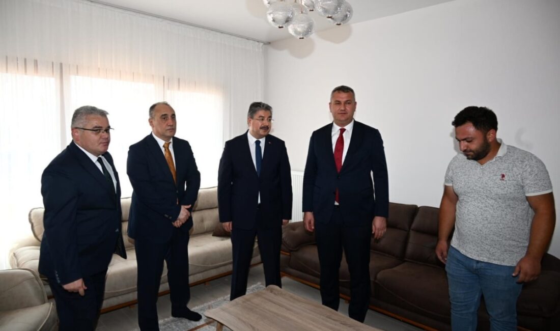 Vali Dr. Erdinç Yılmaz, Düziçinde yapımı devam eden kalıcı deprem