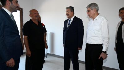 Düziçi Gökçayır Mahallesinde yapımı tamamlanan 60 deprem konutunun anahtarları, Vali