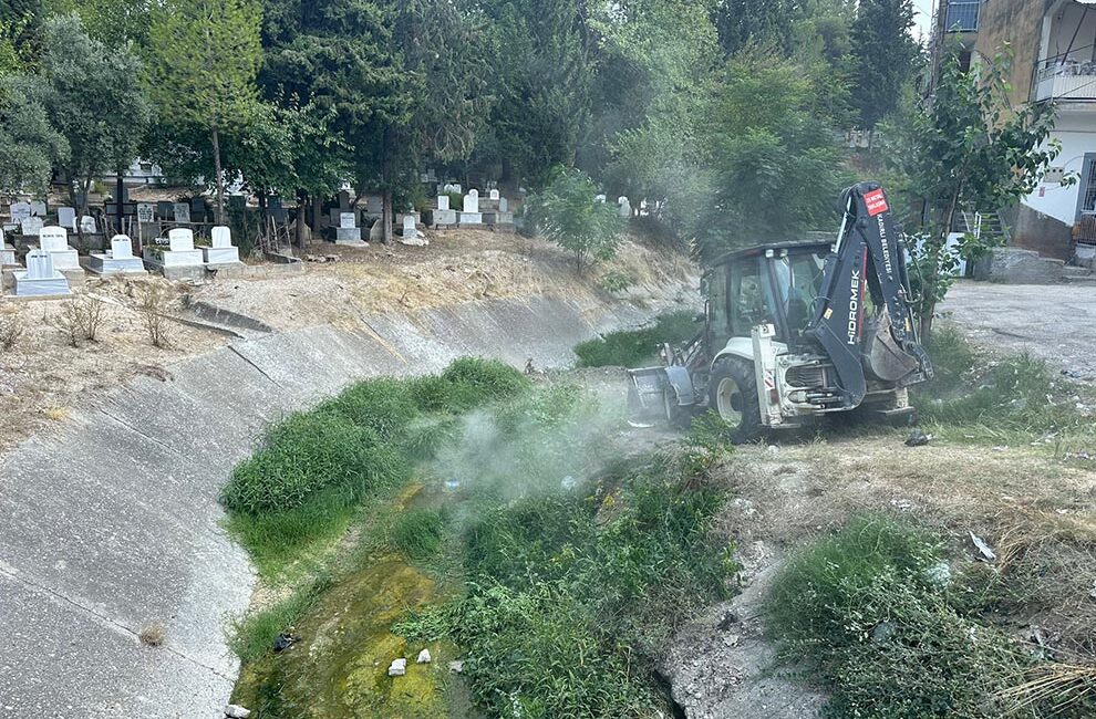 Çevre ve insan odaklı hizmet anlayışını benimseyen Kadirli Belediyesi ekiplerince