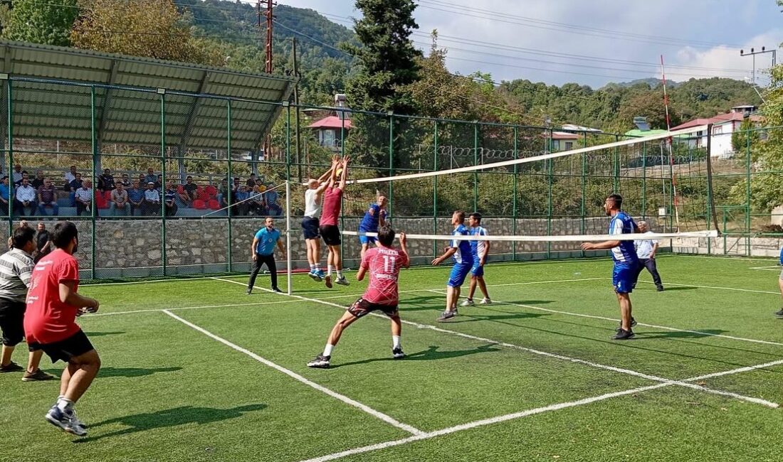 30 Ağustos Zafer Bayramı Dolayısıyla Yoğunoluk Köyü Gençlik Ve Spor