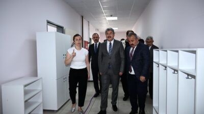 Osmaniye Valisi Dr. Erdinç Yılmaz, yapımı tamamlanan 8 derslikli Kadirli