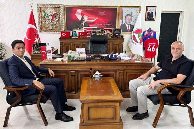 Andırın Kaymakamı Mustafa Arslanşahin, Andırın Belediye Başkanı Ahmet Sinan Gökşen’i