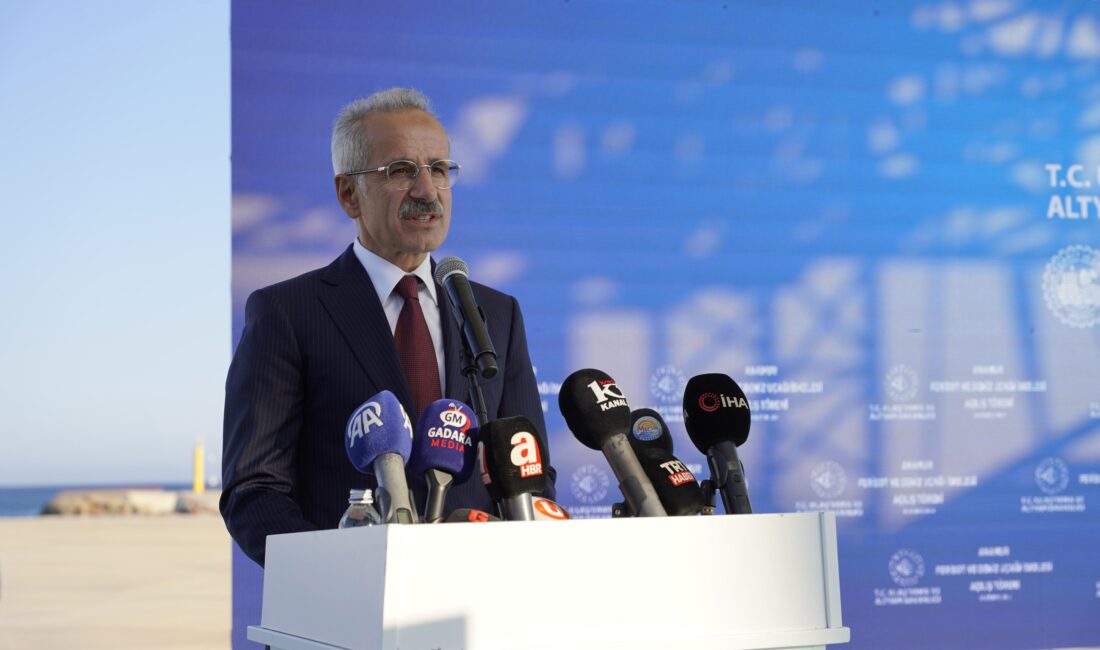 Ulaştırma ve Altyapı Bakanı Abdulkadir Uraloğlu, Filistin’de kalıcı barışa giden