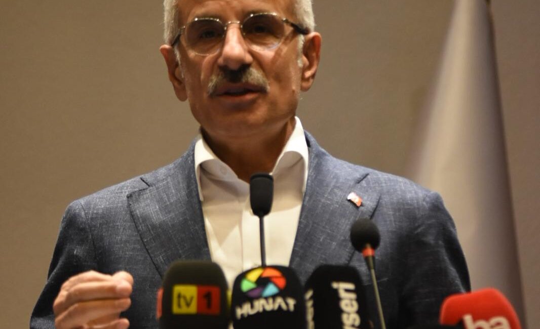 Ulaştırma ve Altyapı Bakanı Abdulkadir Uraloğlu, Yerköy-Kayseri Hızlı Tren hattının