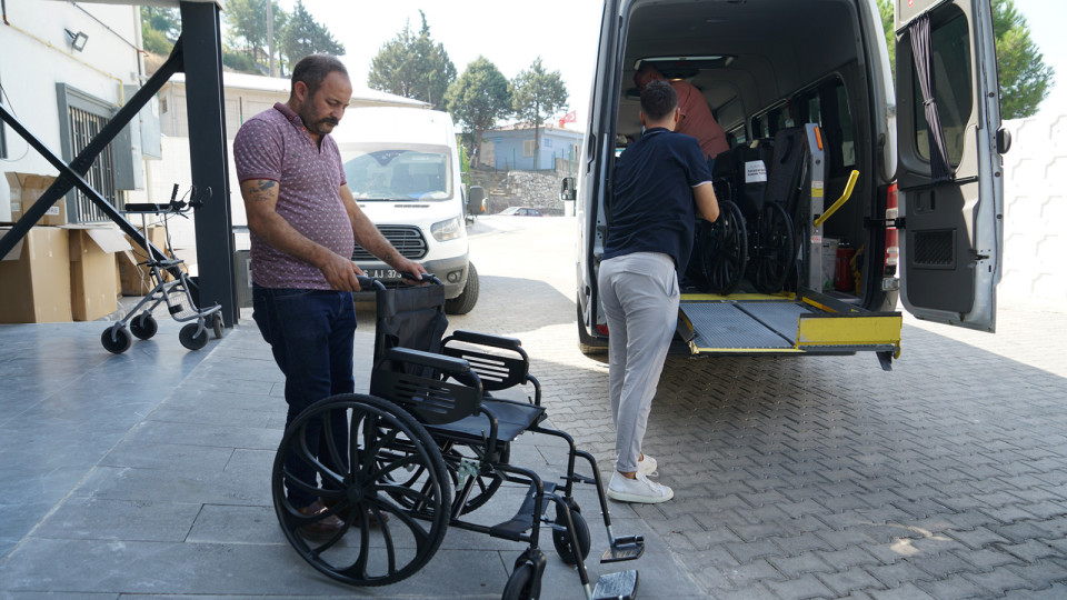 Büyükşehir Belediyesi Engelli ve Yaşlı Hizmetleri Şube Müdürlüğü ekipleri, özel