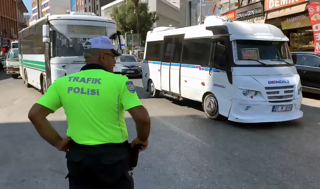 Adana’da işlek cadde ve meydanlarda gereksiz korna kullandıkları tespit edilen