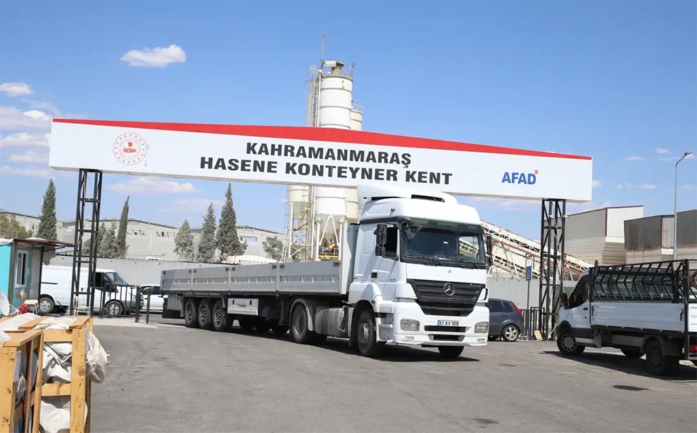 6 Şubat 2023’te meydana gelen büyük depremlerin ardından Kahramanmaraş’ta geçici