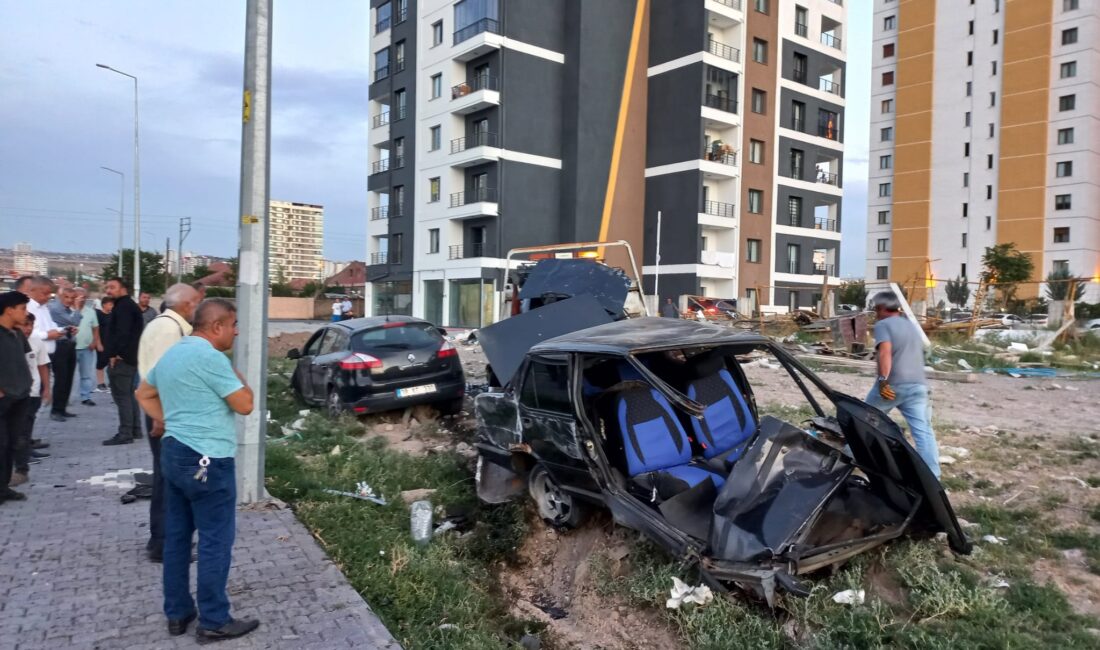 Kayseri’de meydana gelen trafik kazasında, iki otomobil çarpıştı ve 3