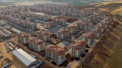 Baykar, Kahramanmaraş merkezli depremlerin ardından konut projelerini tamamlıyor. Şirket, depremzedelere