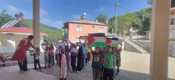Kahramanmaraş’ın Andırın İlçesi, Boztopraklı Kur’an kursu öğrencileri tarafından Kudüs bilincinin
