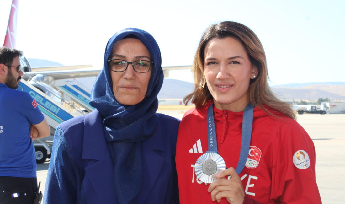 Milli boksör Hatice Akbaş, Paris 2024 Olimpiyat Oyunları’nda 54 kilo