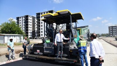 Osmaniye Belediyesi tarafından Valilik Konağı karışı ile okullar bölgesine kadar