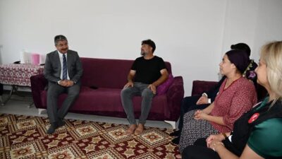Osmaniye Valisi Dr. Erdinç Yılmaz Sumbas’da TOKİ tarafından yapılan konutlarına