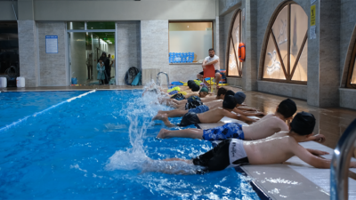 Onikişubat Belediyesi, 1’i yarı olimpik 6 kapalı yüzme havuzunda düzenlediği