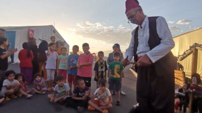 Kahramanmaraş’ta 40 yıldır gölge oyunu oynatan Hüseyin Yozgatlı, 6 şubat