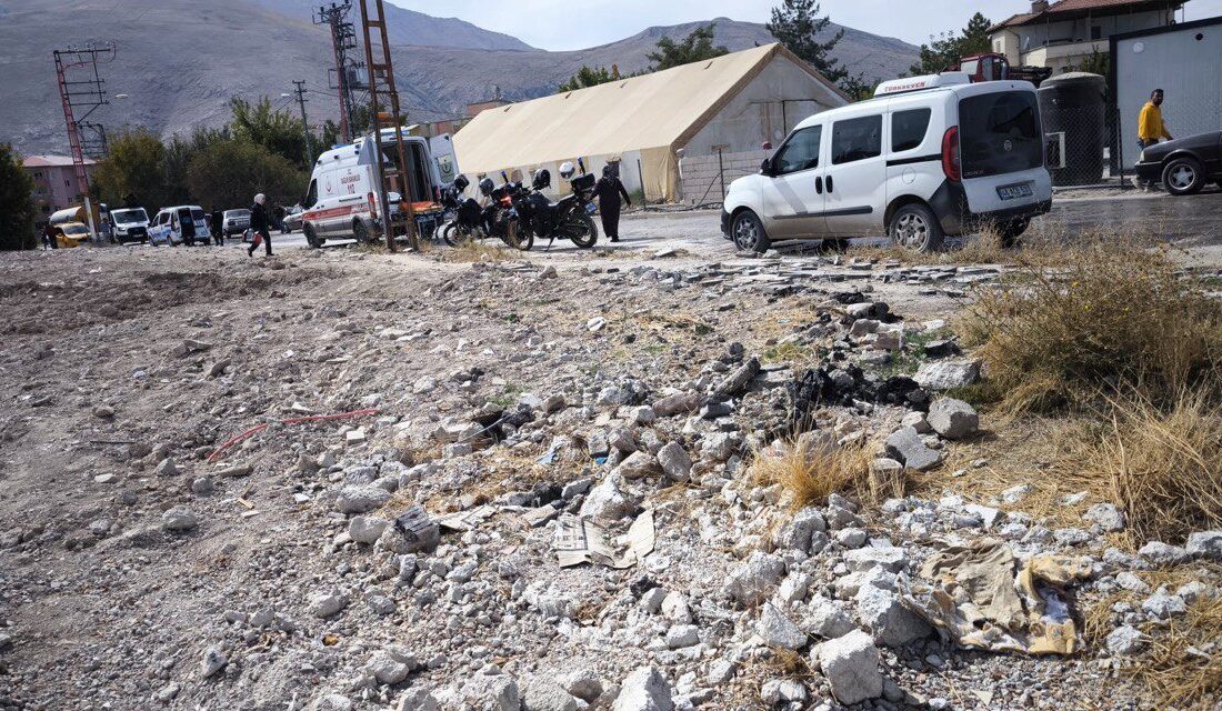 Kahramanmaraş’ın Elbistan ilçesinde cinnet getiren bir kişi önce genç kızı