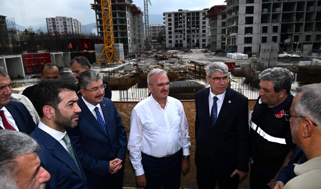 İçişleri Bakan Yardımcısı Münir Karaloğlu beraberinde Osmmaniye Valisi Dr. Erdinç
