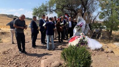 CHP Kadın Kolları Genel Başkanı Asu Kaya, Diyarbakır’da 8 yaşındaki