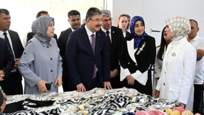 Aile ve Sosyal Hizmetler Bakanı Mahinur Özdemir Göktaş beraberinde Osmaniye