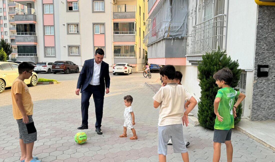 Kadirli Belediye Başkanı Mustafa Mert Olcar, çocuklarla keyifli bir anıya