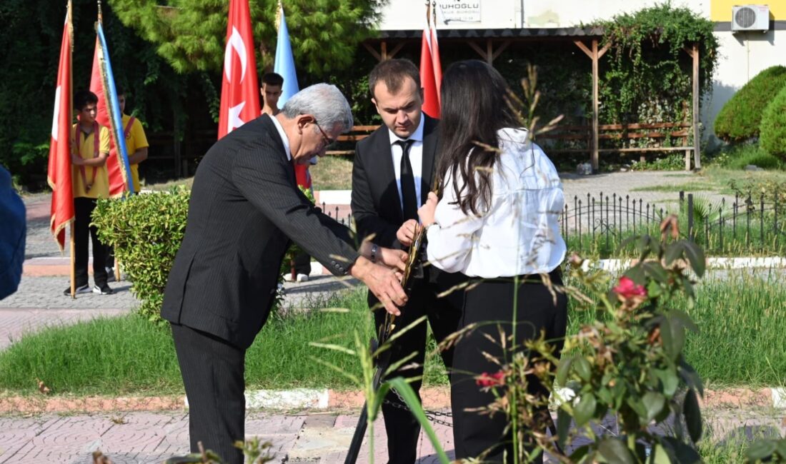 Kadirli’de İlköğretim Haftası kutlamaları ilk olarak İlçe Milli Eğitim Müdürü