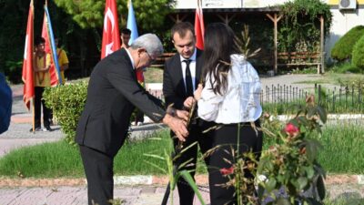 Kadirli’de İlköğretim Haftası kutlamaları ilk olarak İlçe Milli Eğitim Müdürü