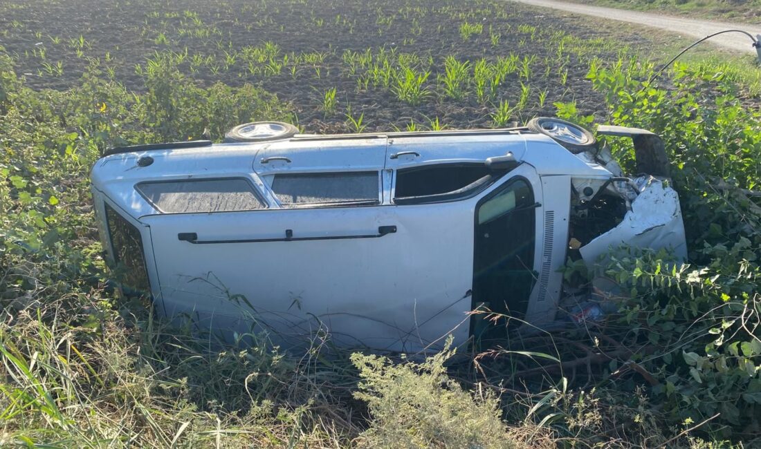 Kadirli- Osmaniye Karayolunun Anberinarkı Köyü girişinde çarpışan otomobilden birisi yol