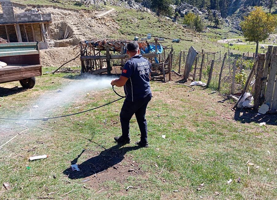 Kadirli’ye bağlı bazı köylerdeki hayvanlarda görülen “Mavi Dil Hastalığı” nedeniyle