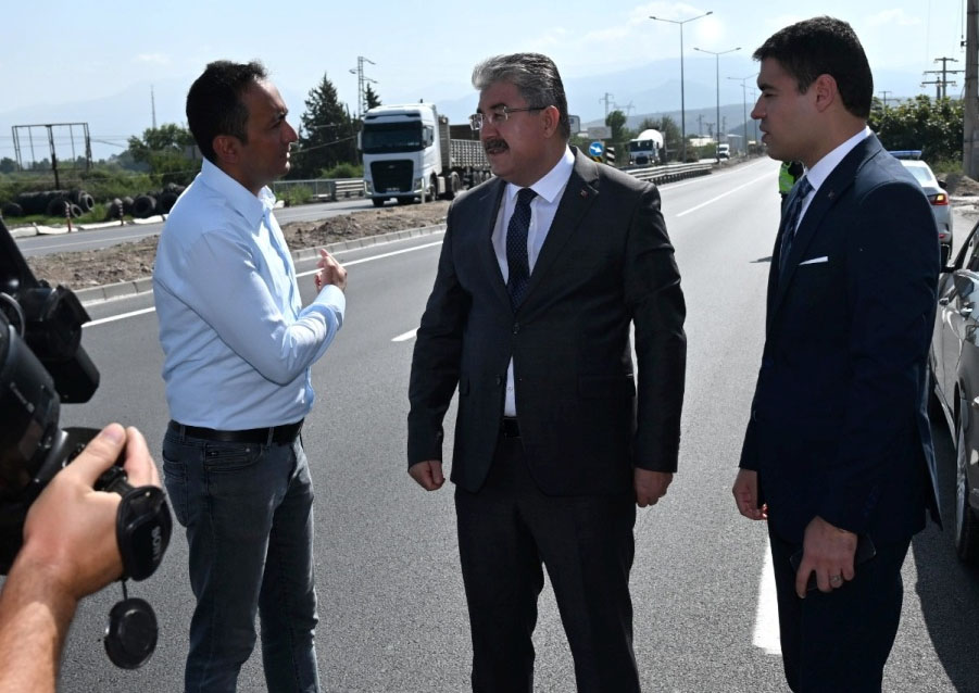 Osmaniye Valisi Dr. Erdinç Yılmaz, Osmaniye-Toprakkale Devlet Yolu çalışmalarında incelemelerde