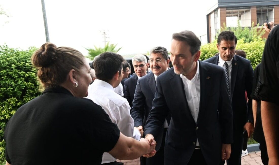 Enerji ve Tabii Kaynaklar Bakanı Alparslan Bayraktar, Kadirli Organize Sanayi
