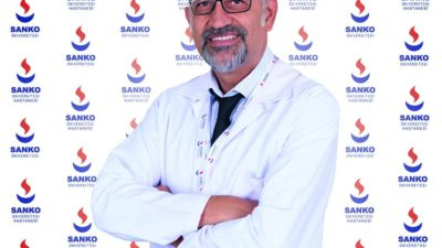 Jinekolojik onkoloji alanında uzmanlaşmış olan Prof. Dr. Ali Kolusarı, Eylül